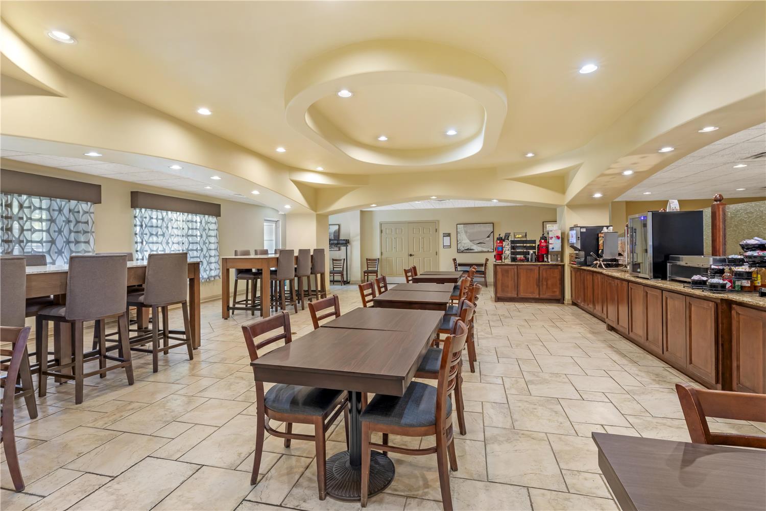 Best Western Plus Monica Royale Inn & Suites 26/31