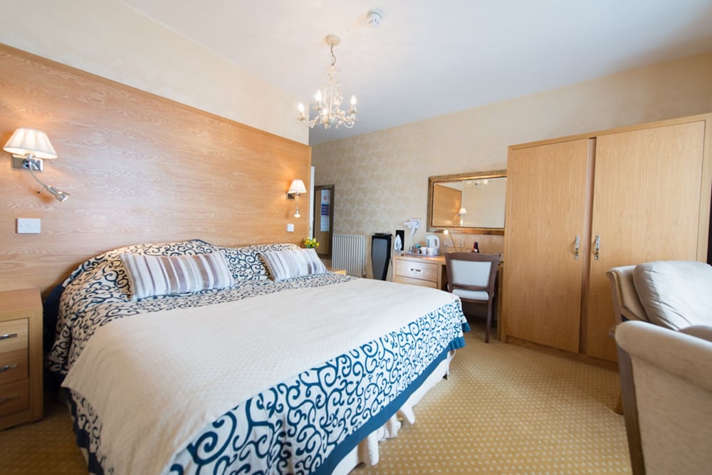 Gwesty Marine Hotel 10/50