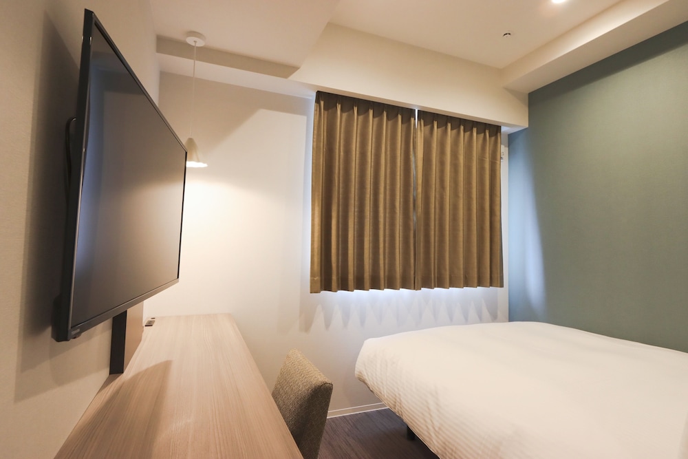 ROOM, DOUBLE BED