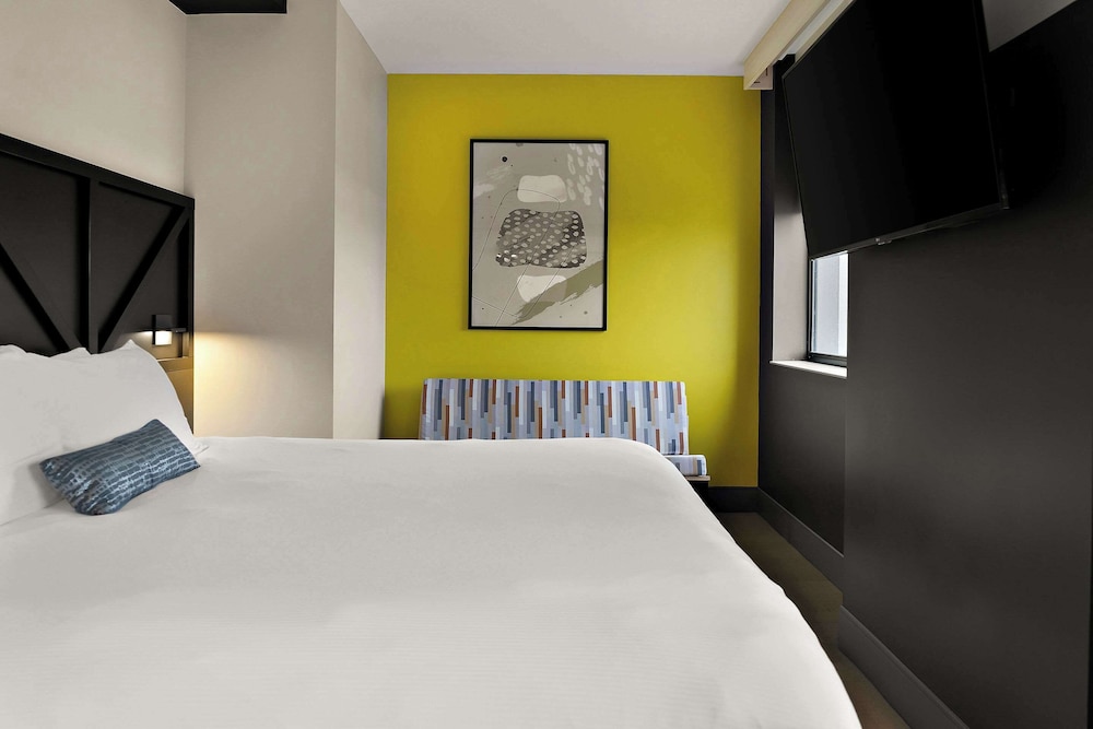 CityFlatsHotel - Port Huron, an Ascend Collection Hotel 24/40