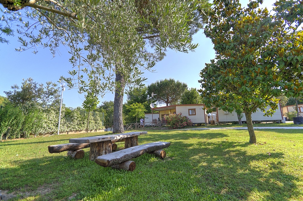 Flaminio Village Bungalow Park Campground 57/71