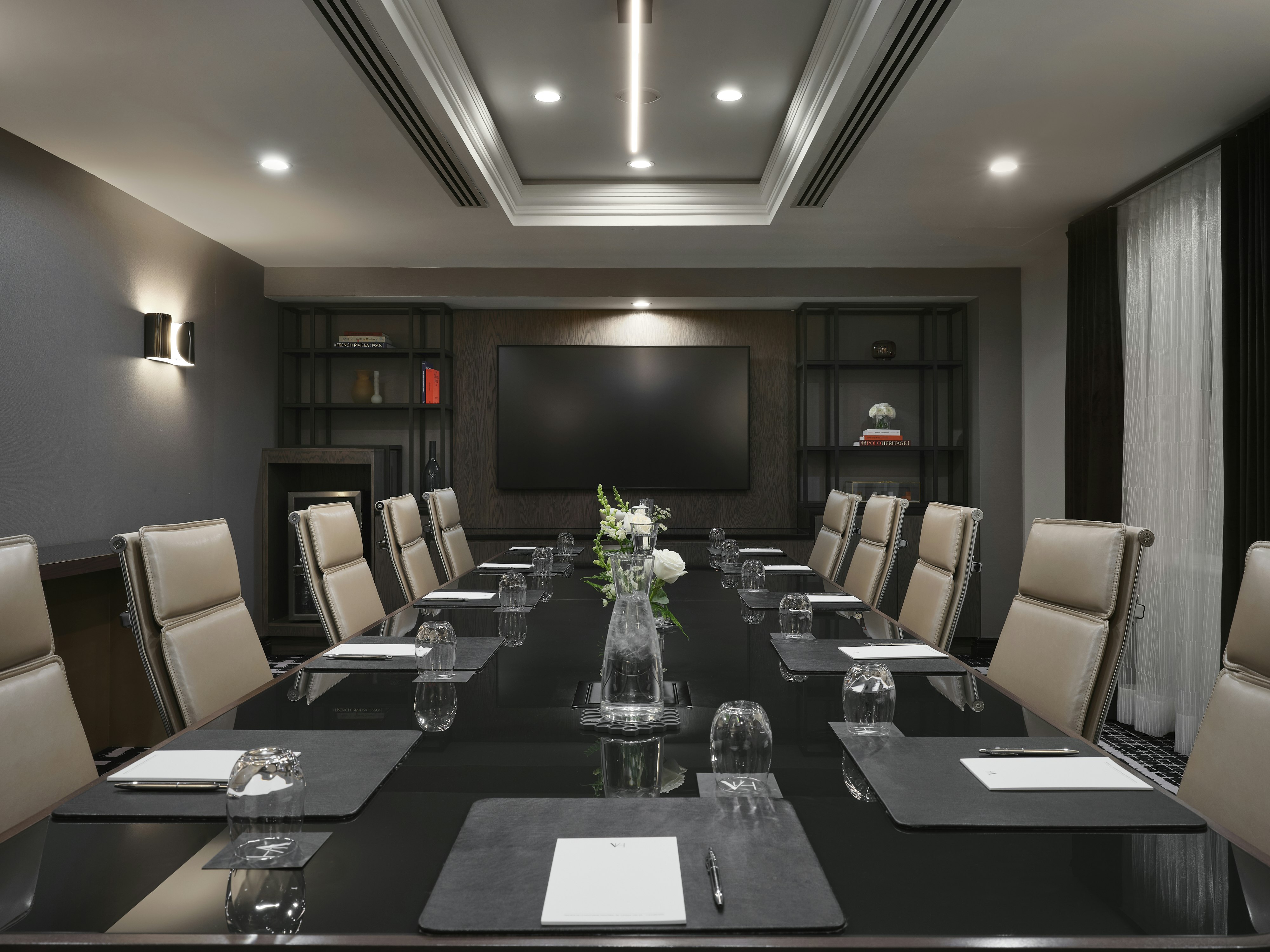 Vogue Hotel Montreal Downtown, Curio Collection by Hilton 43/50