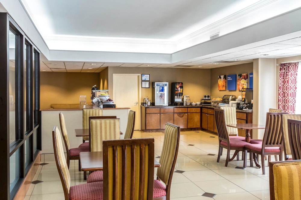 Comfort Inn and Suites Thomson 28/36