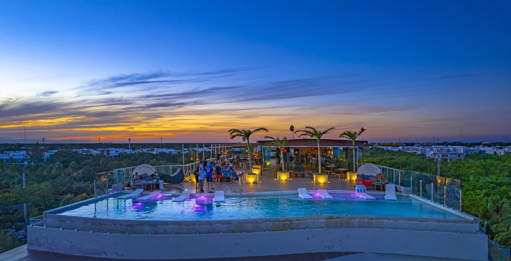 Mvngata Beach Hotel 35/50