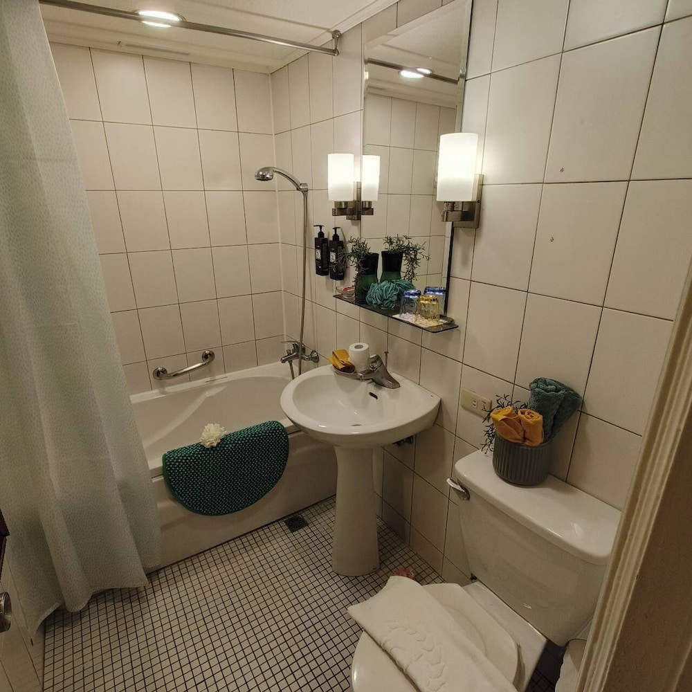 Erin Hotel 38/38