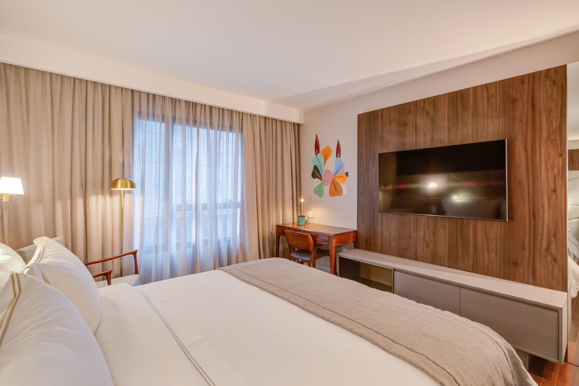 Deluxe, Double Bed