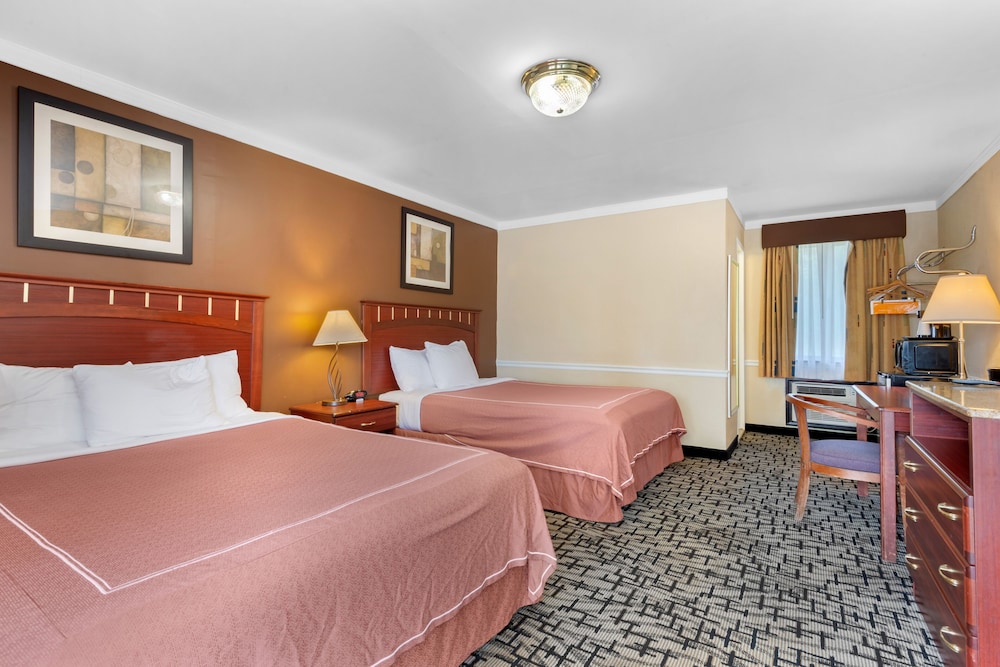 Americas Best Value Inn & Suites - Clarence/Buffalo East 21/49