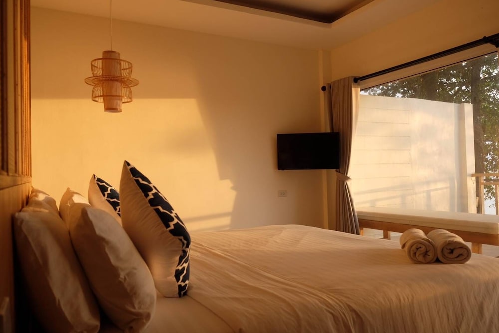 PREMIUM, BEACH FRONT