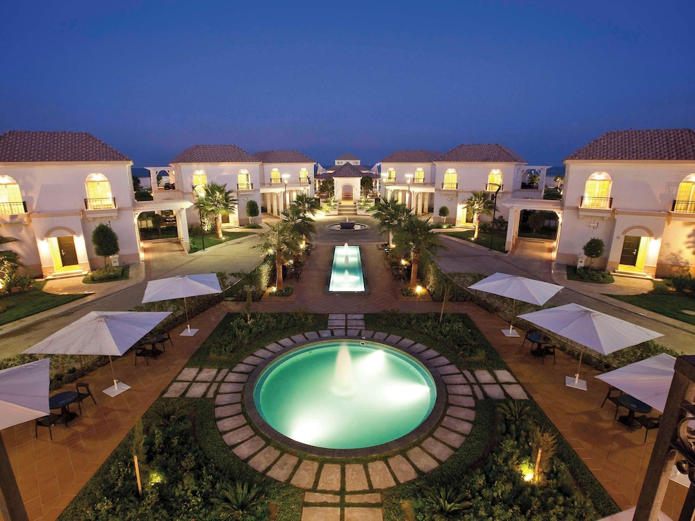 منتجع موڤنبيك شاطئ الخُبر(Movenpick Beach Resort Al Khobar) 68/71