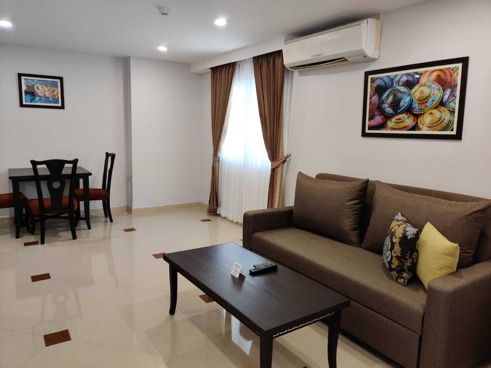 Mac Boutique Suites 41/69