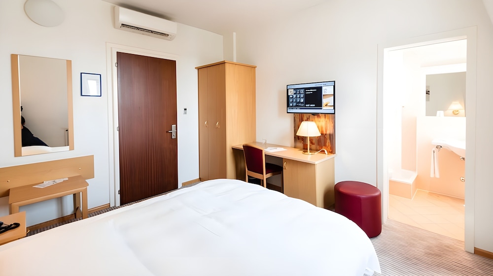 ECONOMY, DOUBLE BED