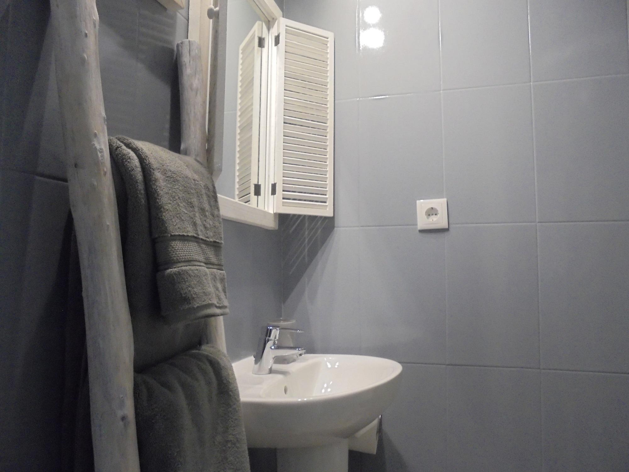 Hostal Tak 51/54