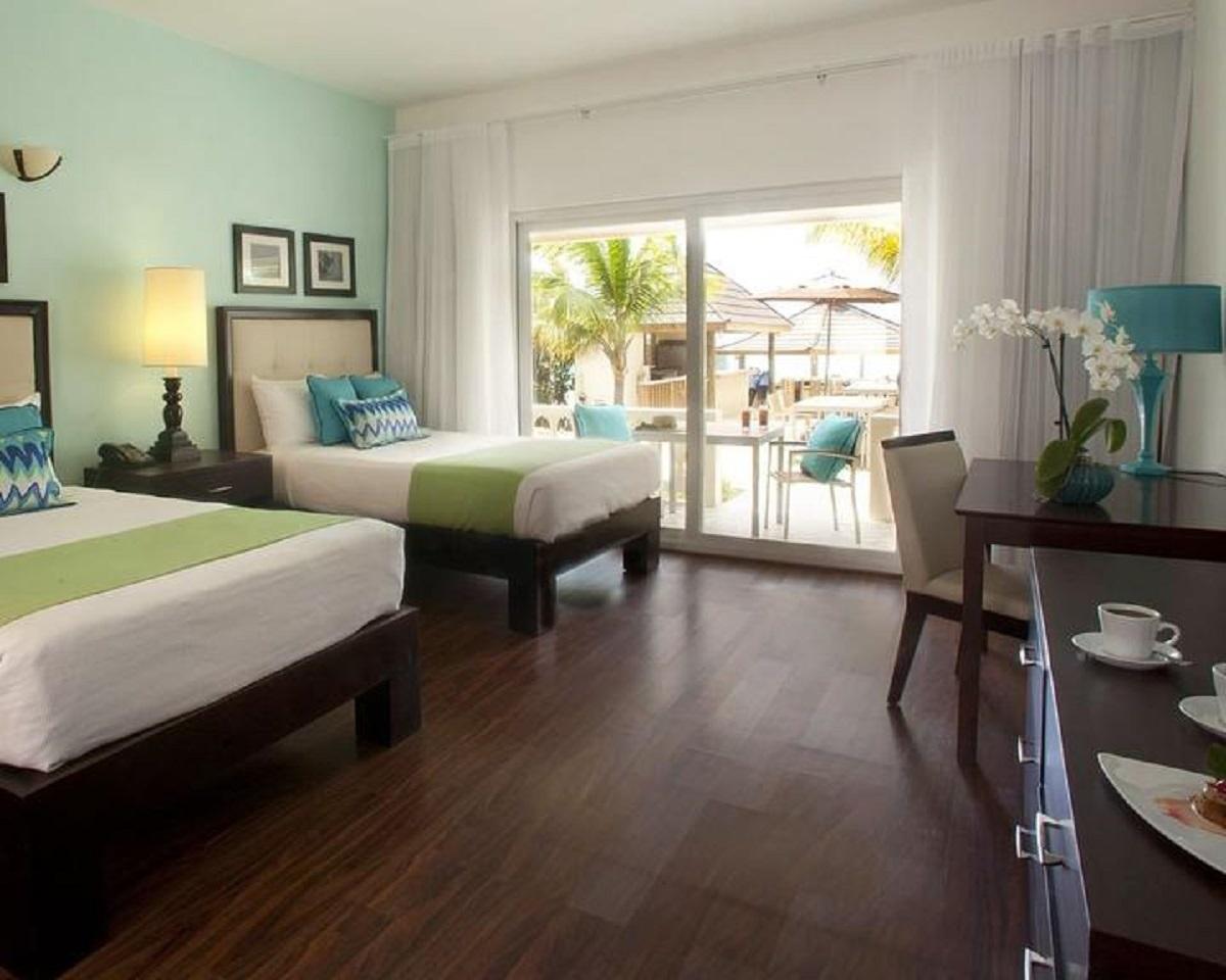 Deluxe, Ocean Front