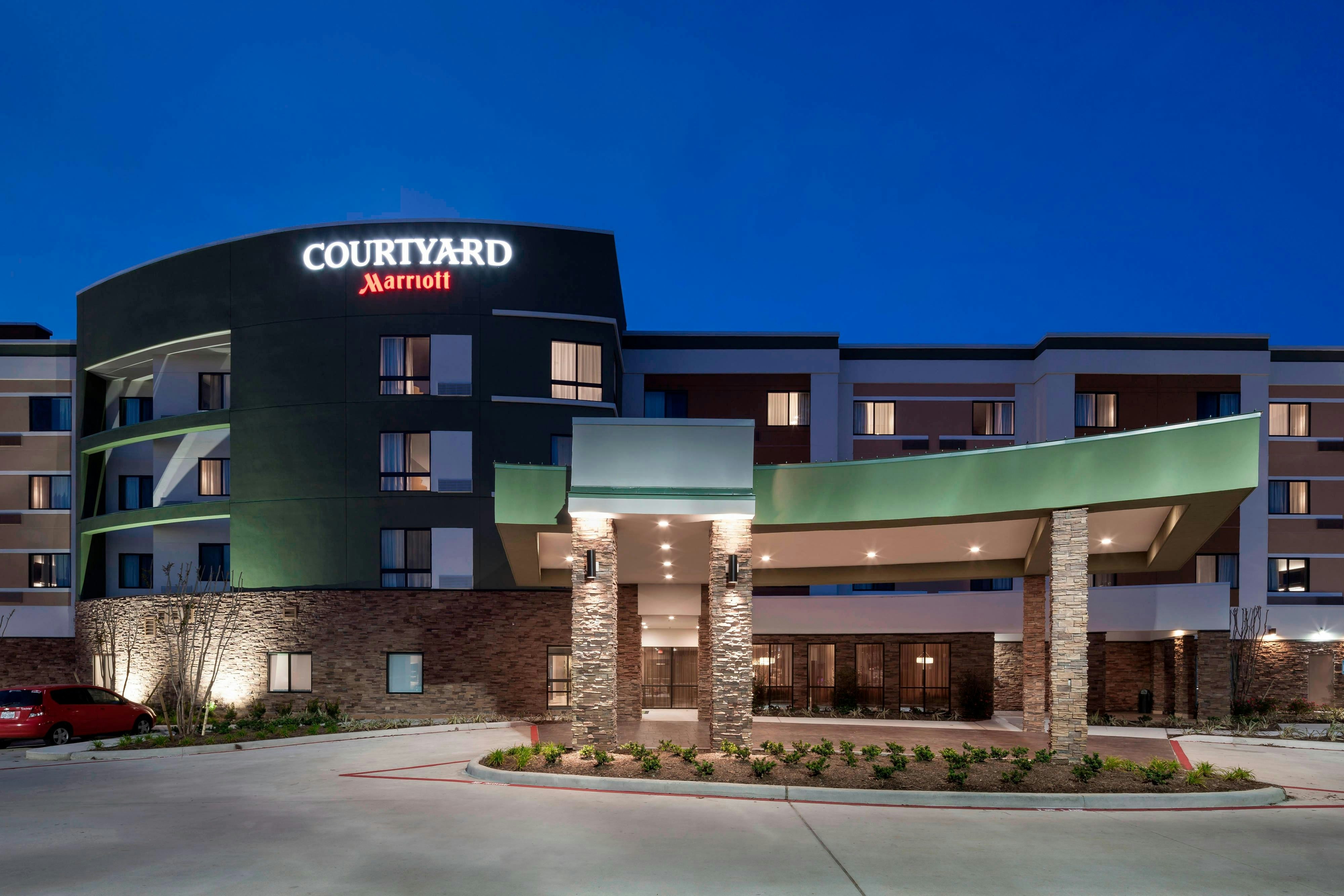 Courtyard by Marriott Houston North/Shenandoah 1/14