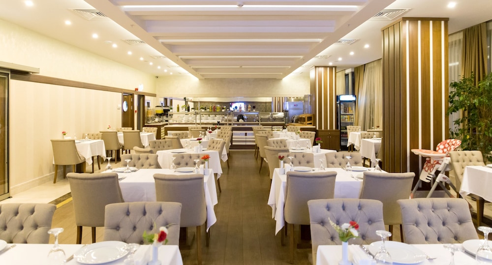 The Grand Mira Hotel 35/50
