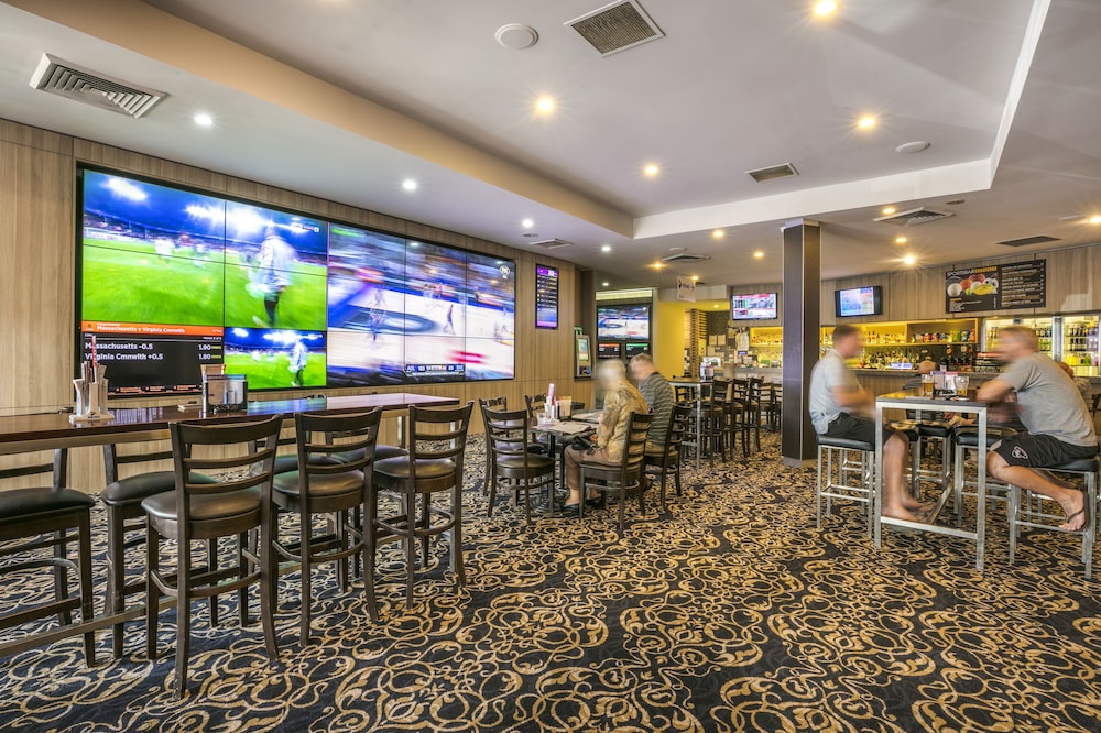 Waltzing Matilda Hotel 32/44