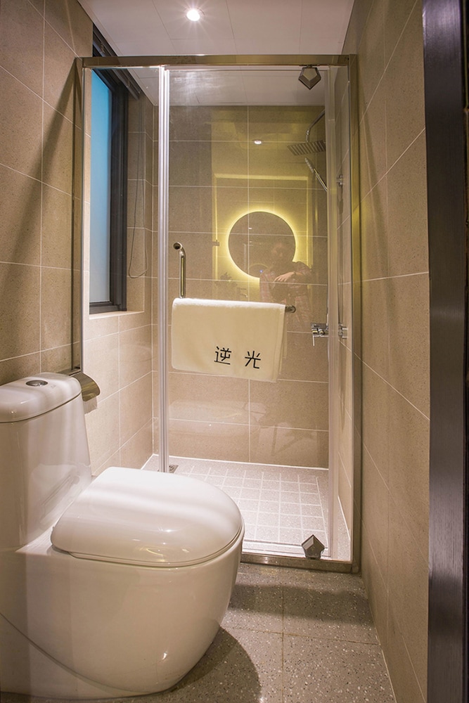 Hangzhou Backlighting Inn 41/45