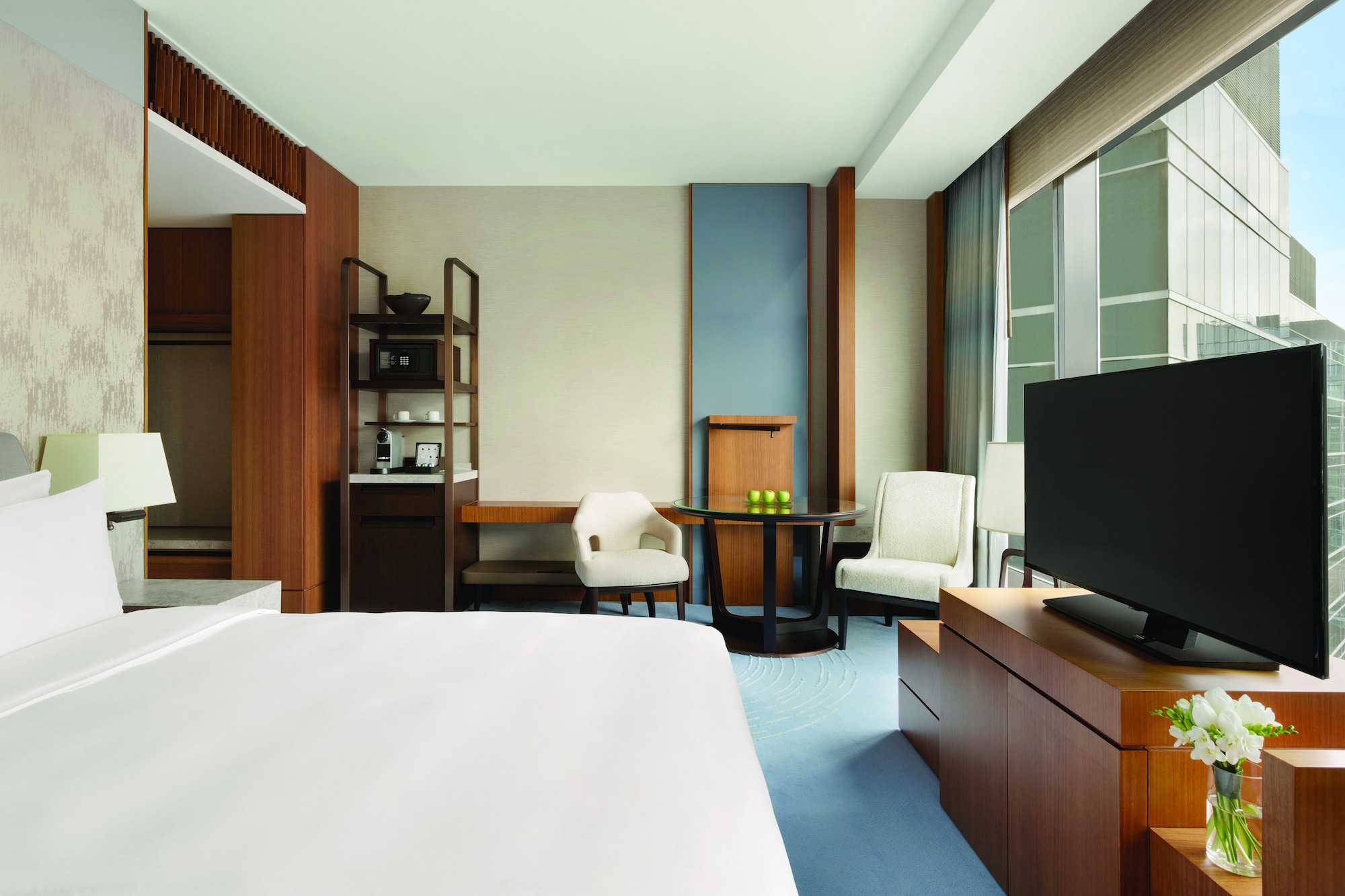 CLUB, PREMIER, KING BED, CITY VIEW