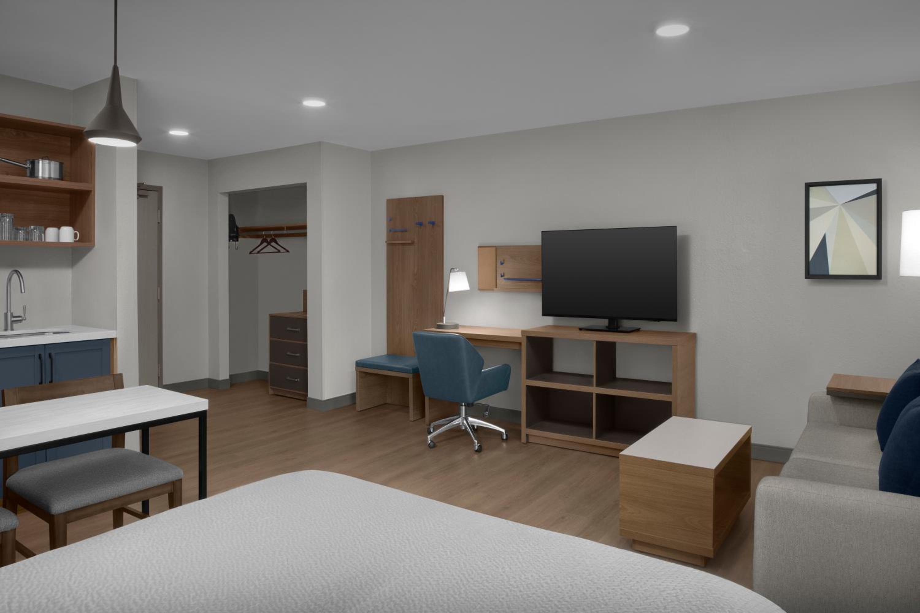 Studio, Suite, King Bed, Bathtub, Accessible