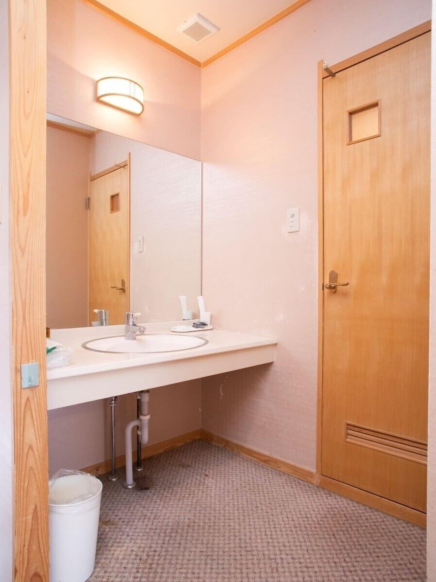 JAPANESE, SHARED BATHROOM, GROUND FLOOR, ACCESSIBLE
