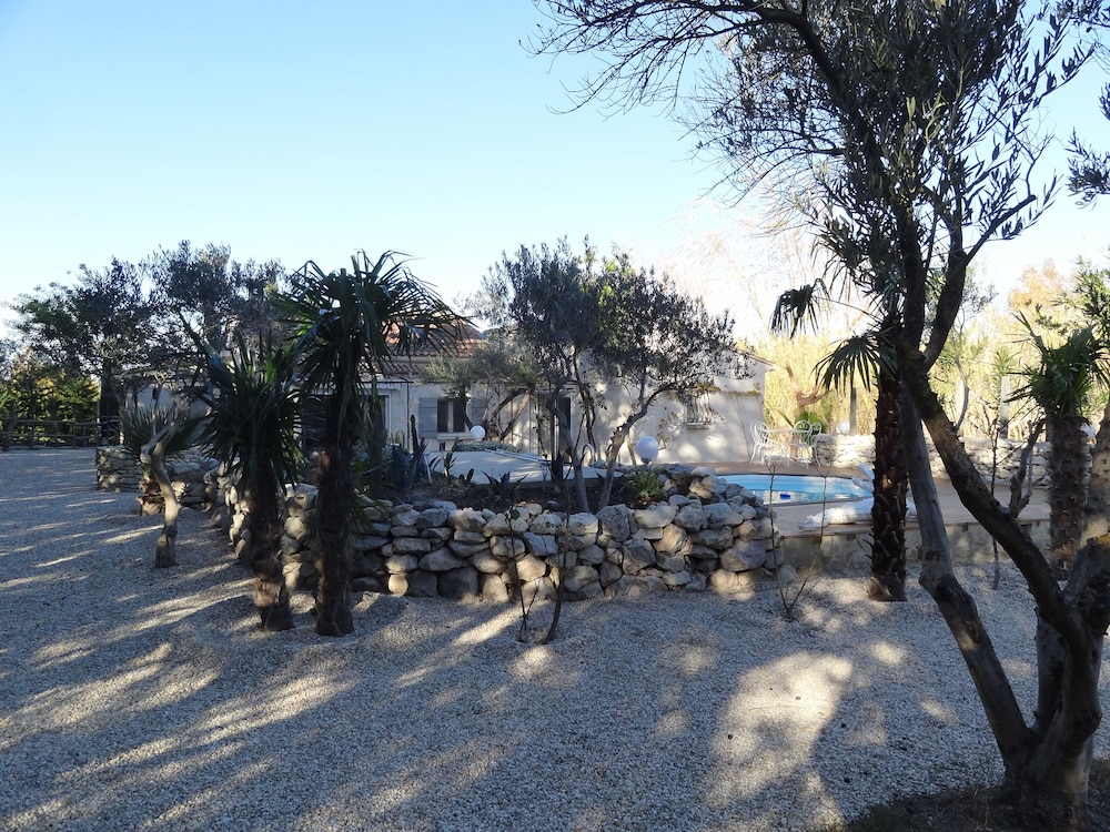 Locations Des Alpilles 33/50