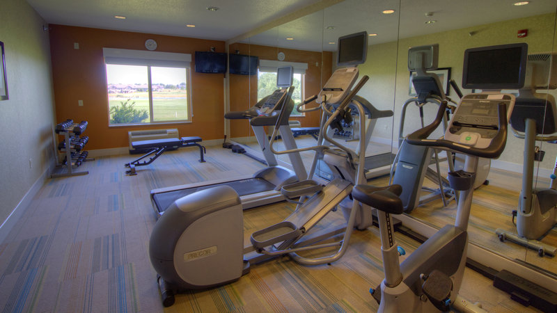 Holiday Inn Express Suites Sioux Center 46/68