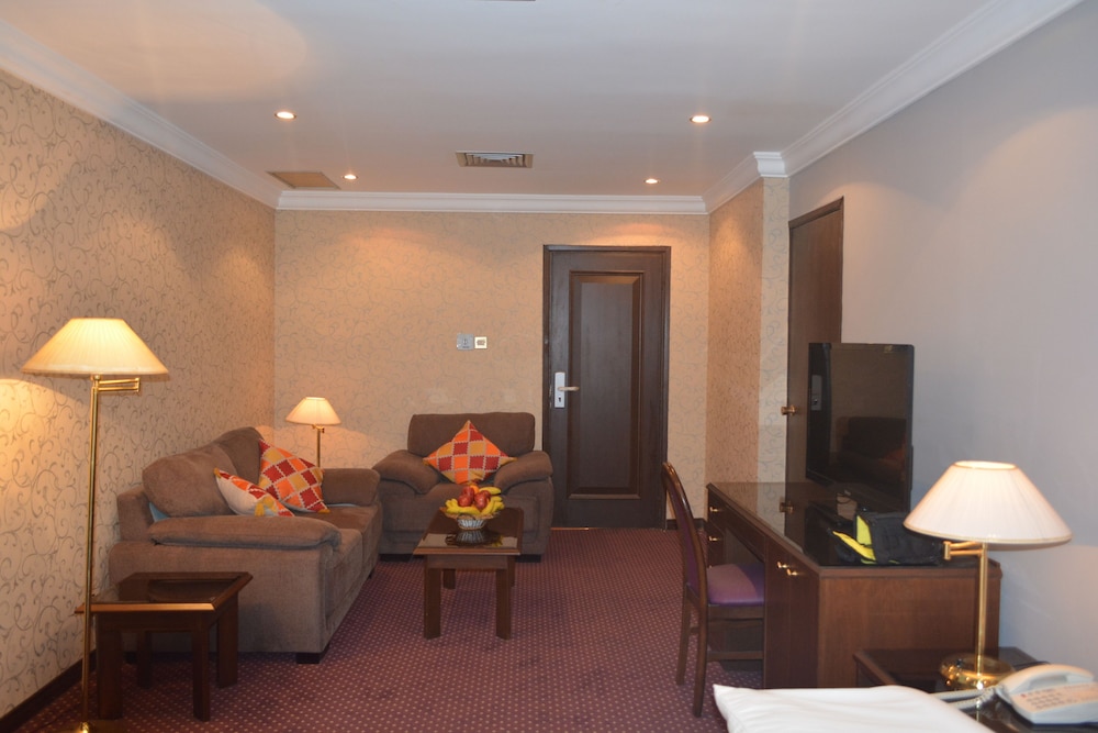 Carlton Tower Hotel 48/55