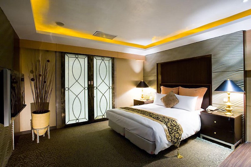 CITY, DOUBLE BED