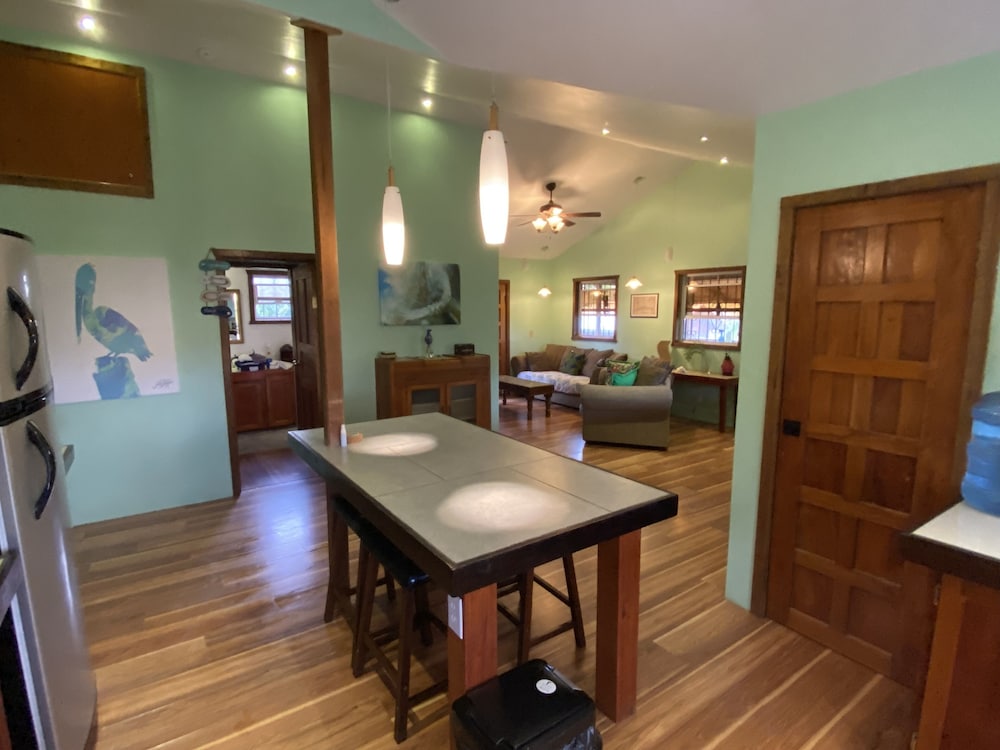 Mariposa Lodge 52/74