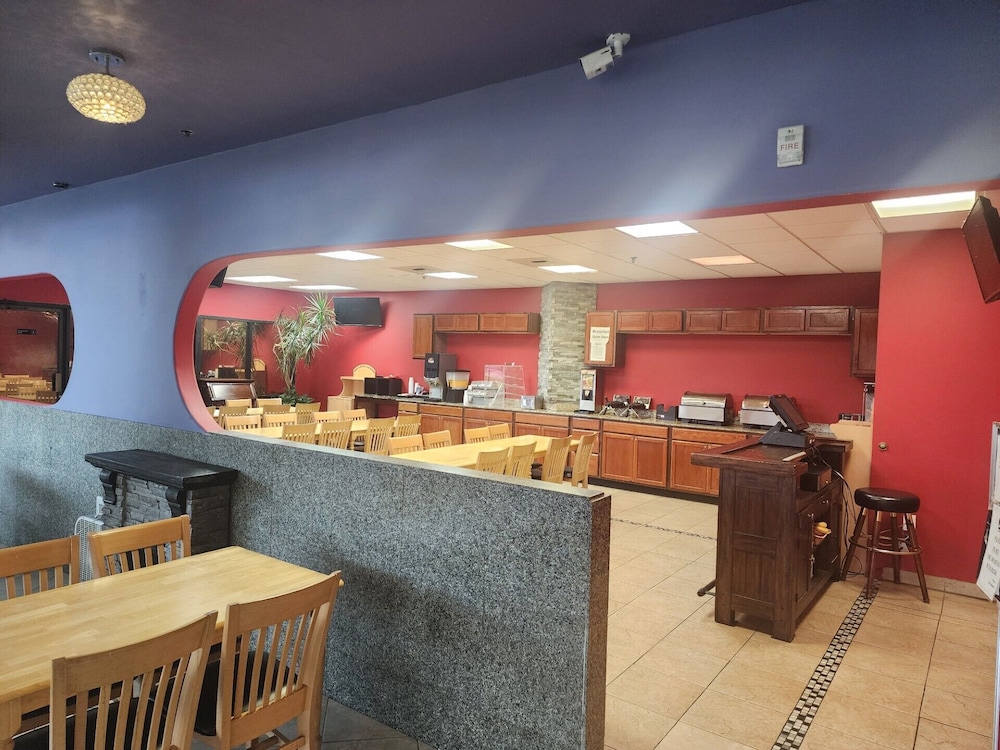Alex Hotel and Suites Anchorage Airport 46/66