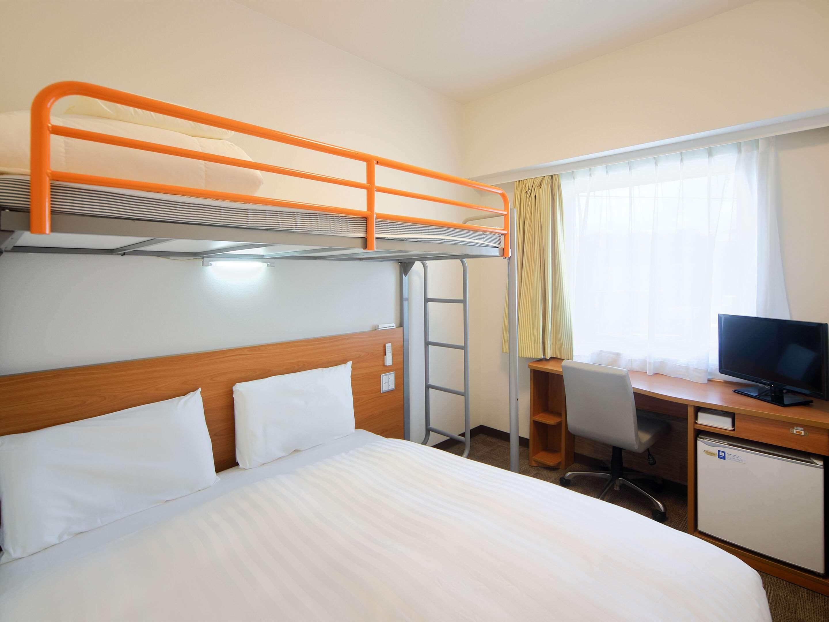 Room, Loft Bed