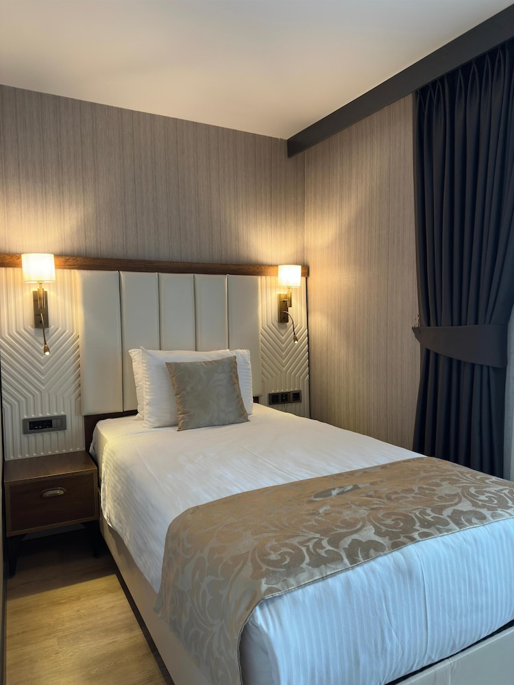 ECONOMY, SINGLE BED, BALCONY