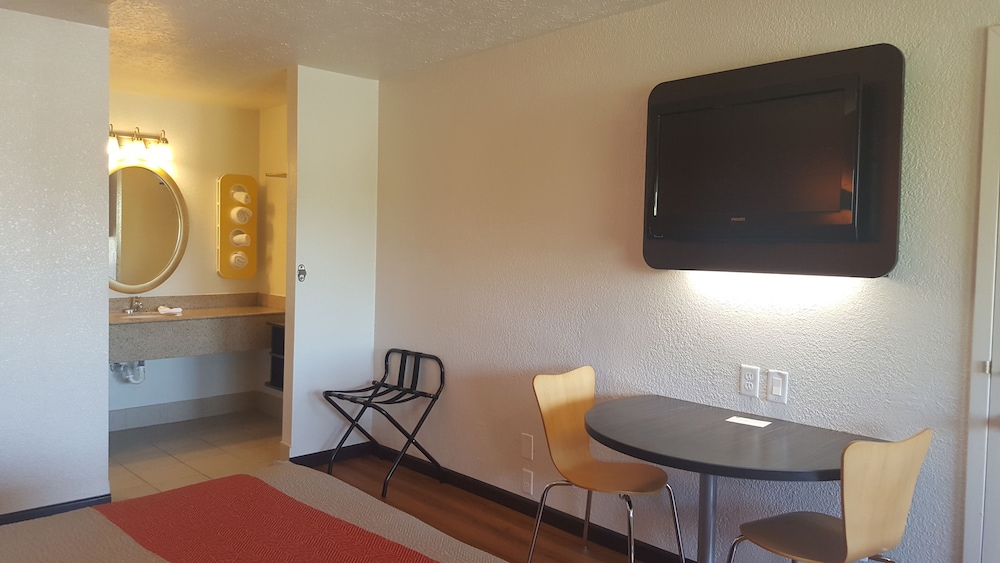 Motel6 Columbus, OH - OSU 41/54