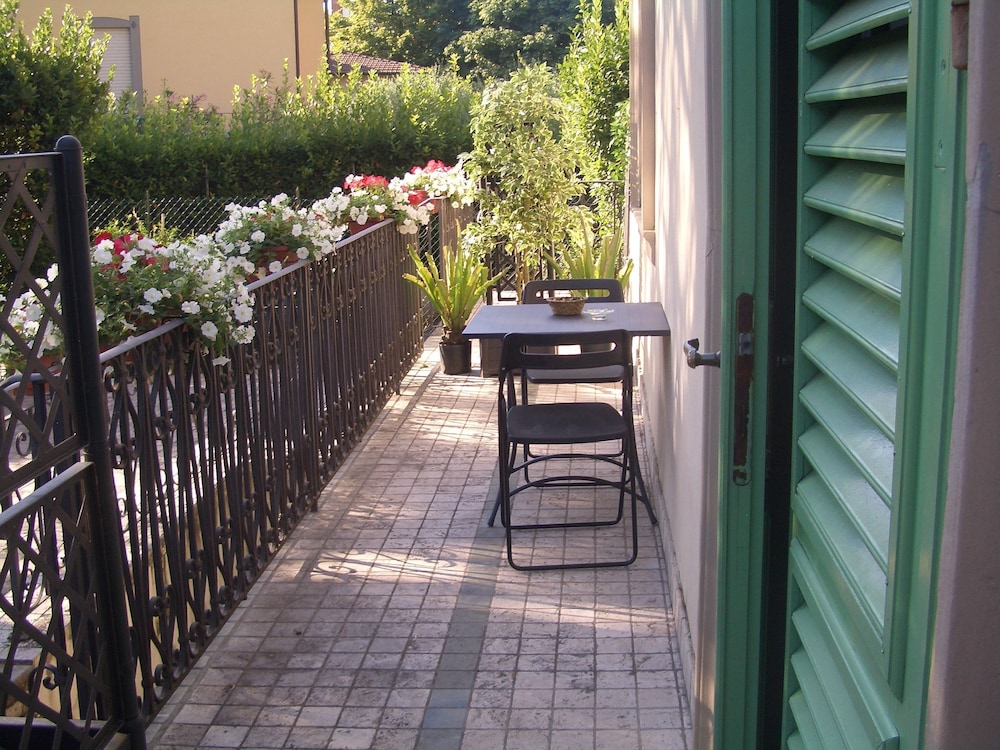 Lucca Relais 46/50