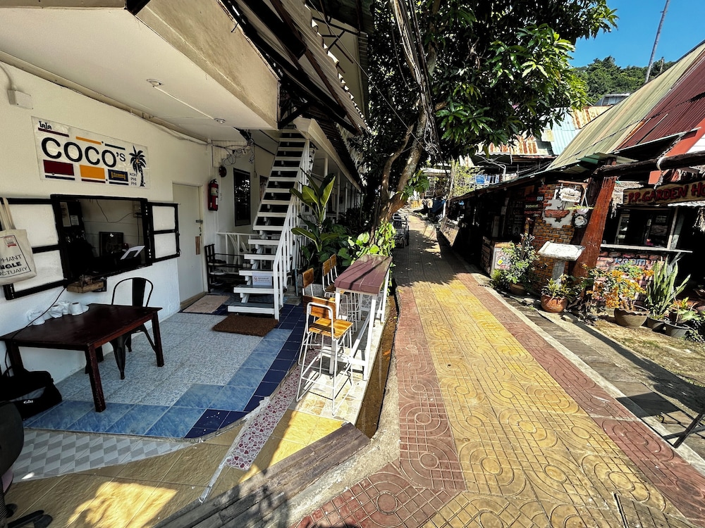 Coco's Guesthouse 50/66