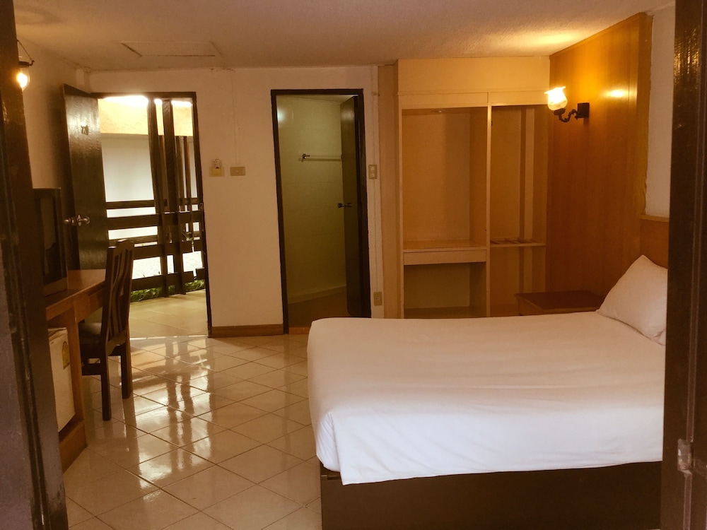 PATTAYA AT NINE 23/60