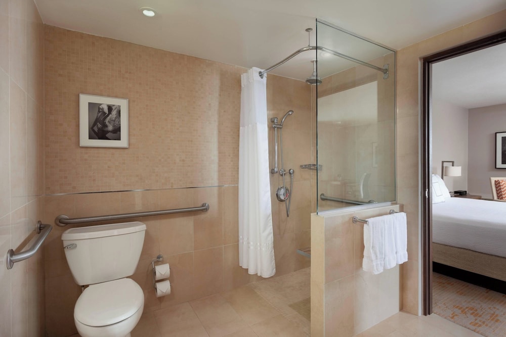 غرفة بغرفة نوم واحدة، Courtyard Isla Verde Beach Resort 8/10