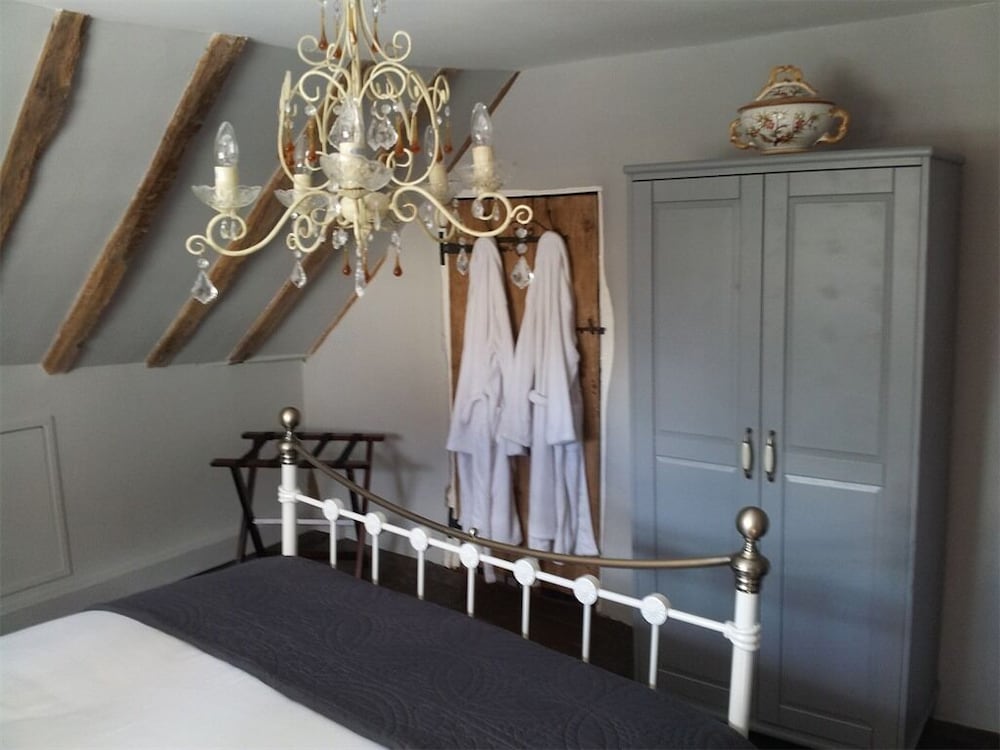 The Jasmine Room 17/17