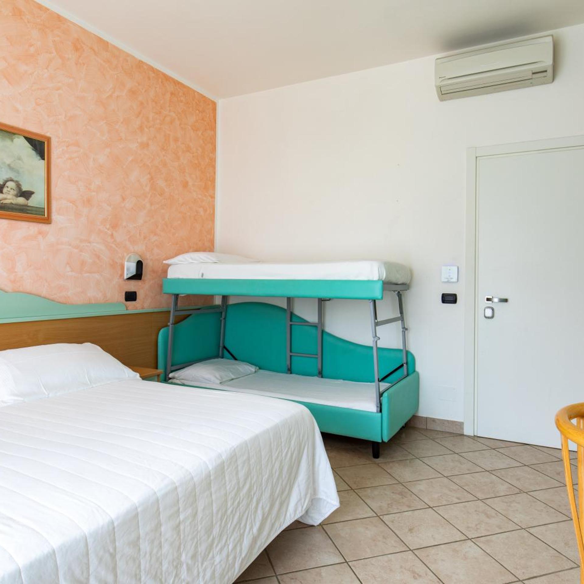 Room, Quadruple, Side Sea View