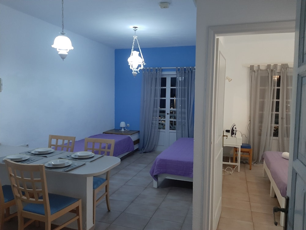 Remi Studios Apartments 31/39