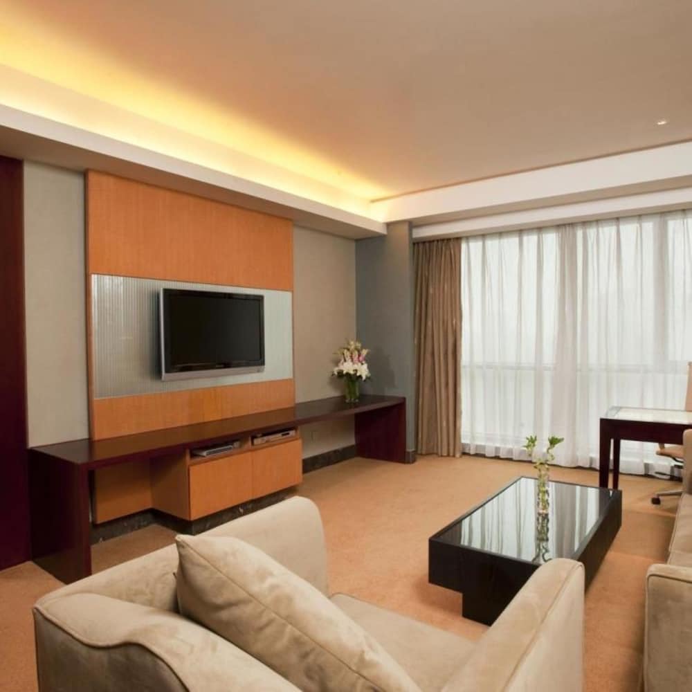 Holiday Inn Shanghai Pudong Nanpu 52/76