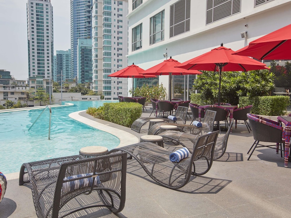 Novotel Suites Manila At Acqua 47/52
