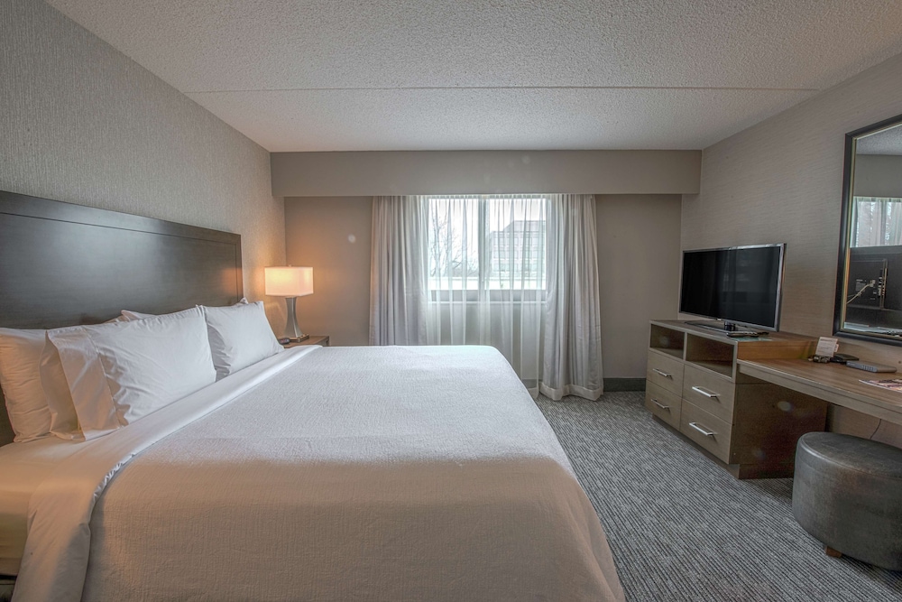 Embassy Suites by Hilton Chicago Schaumburg Woodfield 14/55