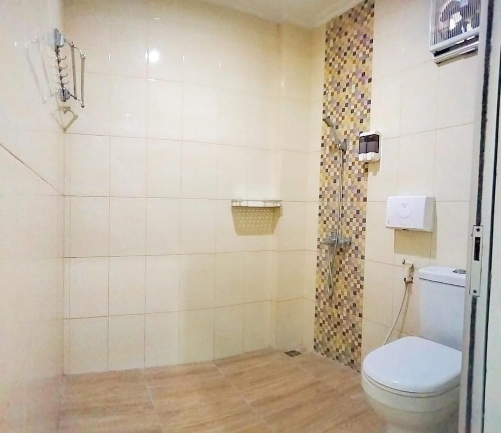 Satya Graha Hotel 33/79