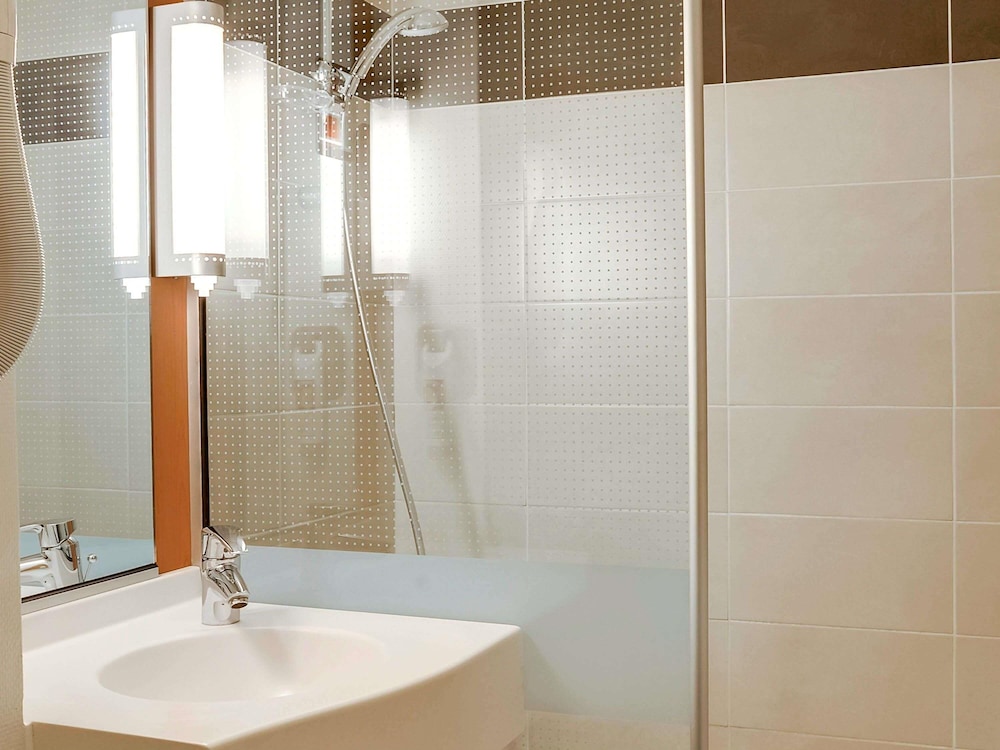Ibis Salon De Provence Sud 61/61