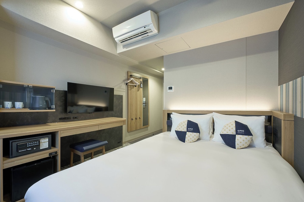 QUEEN ROOM WITH BATHROOM