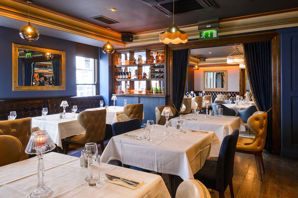 Kilkenny Hibernian Hotel 46/57
