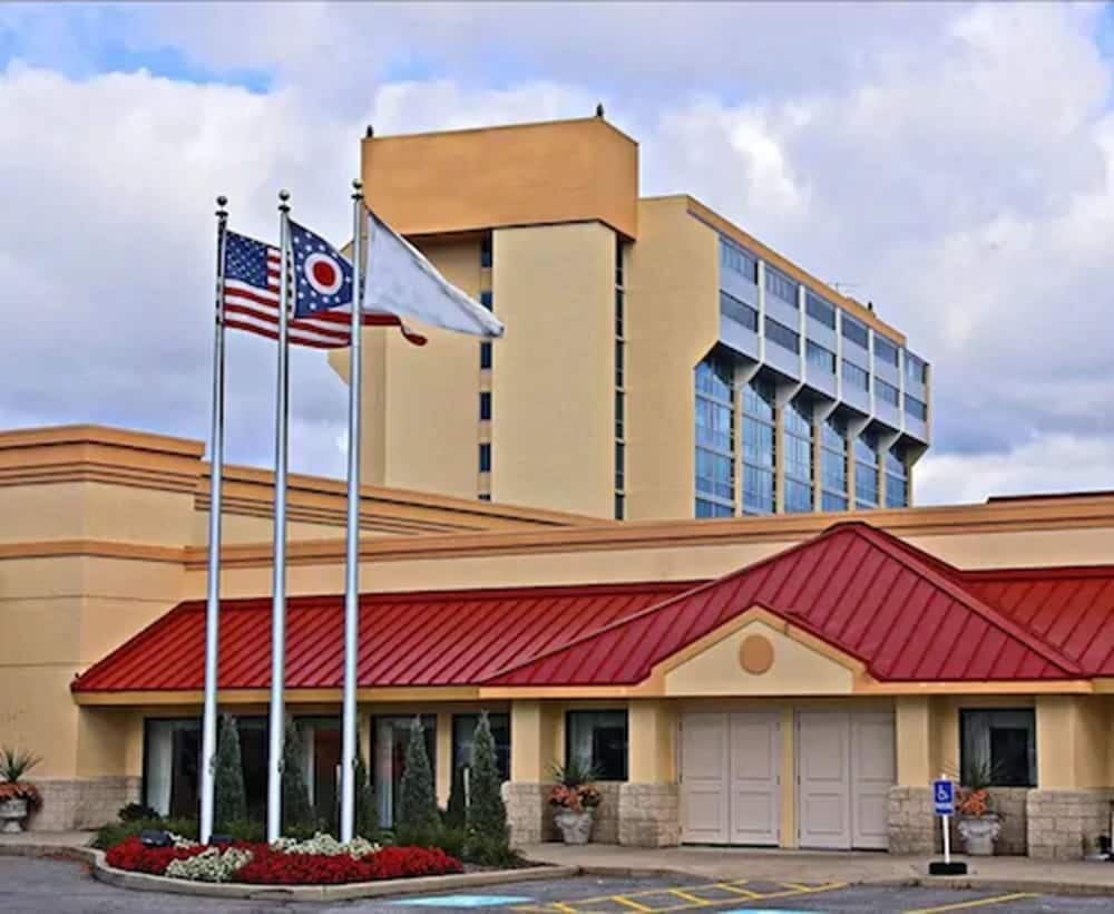 Wyndham Cleveland Airport 1/36