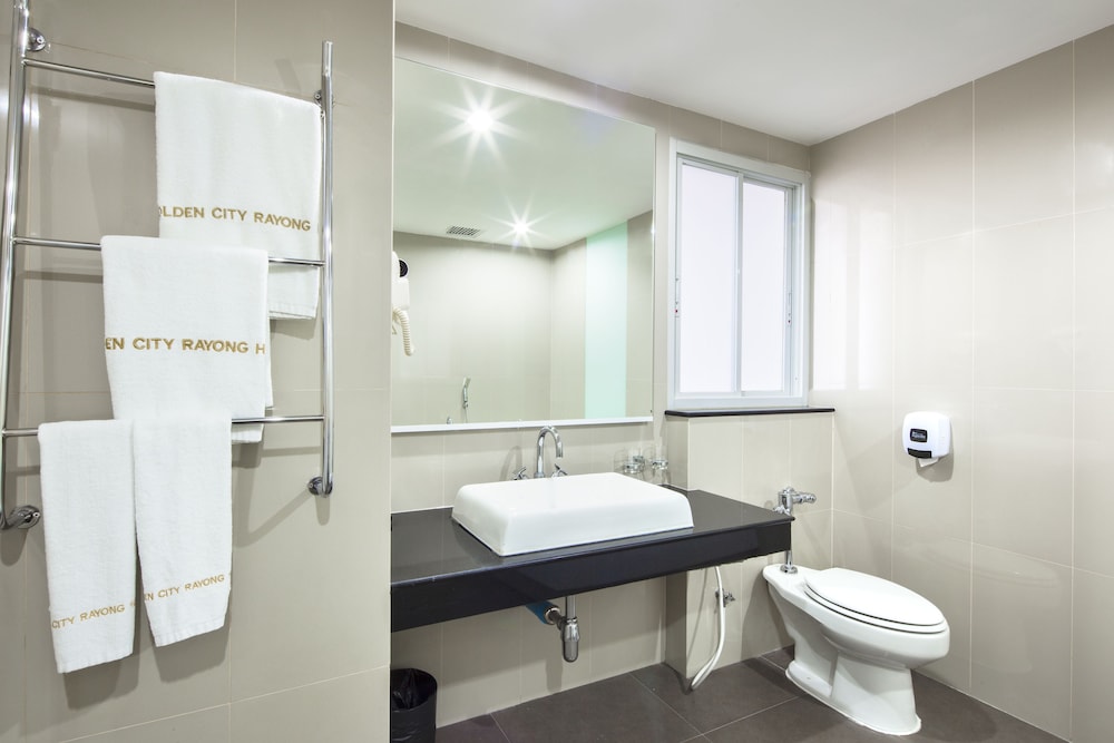 Golden City Rayong Hotel 64/69