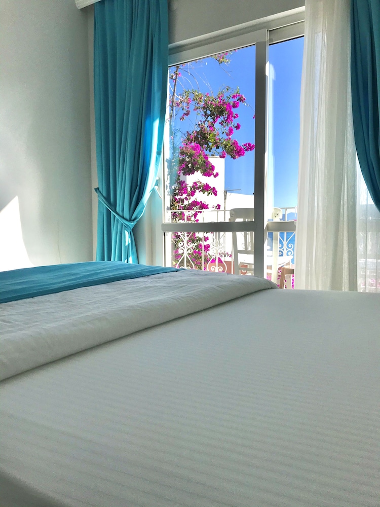 غرفة قياسية بسرير مزدوج أو سريرين منفصلين، Bora Hotel 3/4